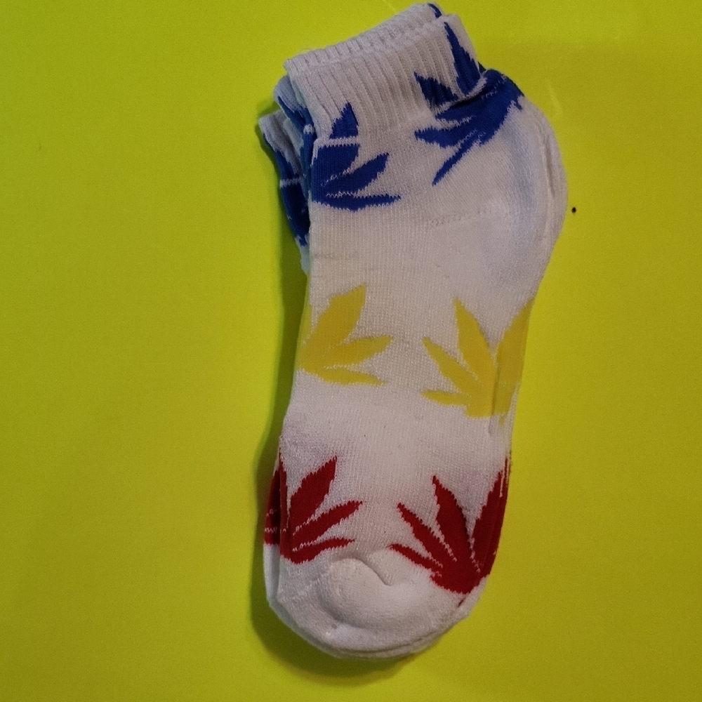 Colorful Leaf Patterned Socks